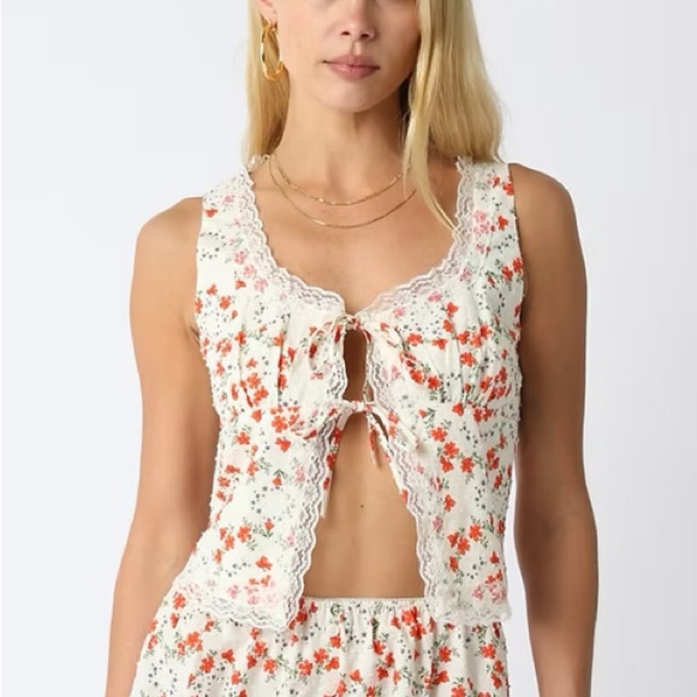 Floral Lace Trim Tank Top - White and Red